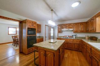 Murray Retreat w/ Game Room - 5