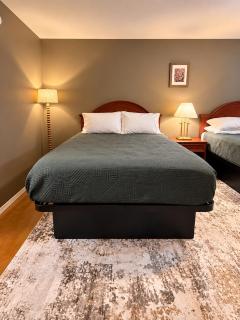 The Grove 1 Rustic River Lodge Room - 5