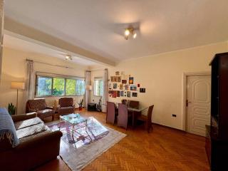 Warm Wooden Bedroom - Kairo - 1