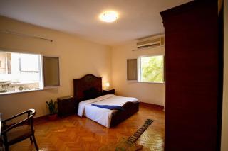 Warm Wooden Bedroom - Kairo - 0