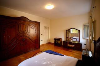 Warm Wooden Bedroom - Kairo - 2