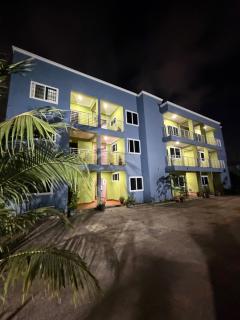 Coconut Gardens Apartments - 7