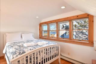 Cute Cottage Living by the Sea - 7