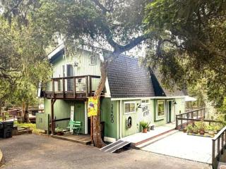 Forest Home with Deck, EV Station, King Beds - Cambria - 9