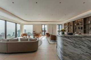 Residence with Panoramic Victoria Harbour Views - 0