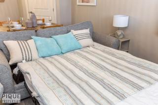 Boho Suite - Long Stays - King Bed - Fireplace & WiFi - 1