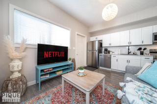 Boho Suite - Long Stays - King Bed - Fireplace & WiFi - 3