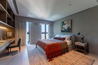 Residence with Panoramic Victoria Harbour Views - 2