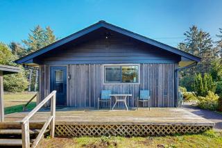 Cabin by the Sea - Long Beach - 9