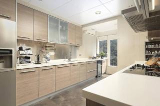 Luxury Apartment with Panoramic Views - 8