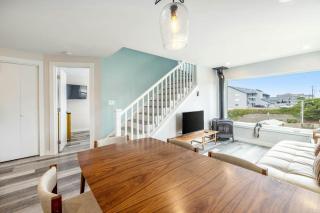 Lovely ocean view cottage next to Nye Beach access - EV on site - 3