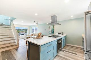 Lovely ocean view cottage next to Nye Beach access - EV on site - 1