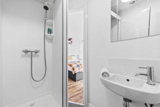 The Haven Suite near Leeds City Centre - Room 3 - 4