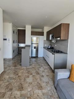 Modern Jacuzzi Pool Sauna Walk to Beach Sleeps 4 - 9
