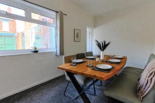 2 Bed House - Sleeps up to 6 - 3