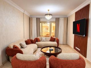 Family-Friendly 3BR Apartment l Nasr City, Cairo - 9