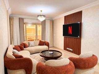 Family-Friendly 3BR Apartment l Nasr City, Cairo - 3