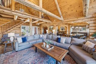 The Lodge at Long Lake - Pool, Theatre, Hot Tubs - 9