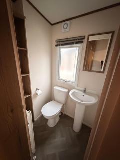 Skelding Bay Luxury Caravan - 2