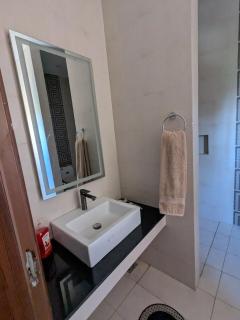 Modern Newly Built 1-Bedroom Apartment - 5