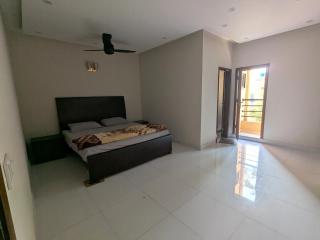 Modern Newly Built 1-Bedroom Apartment - 3