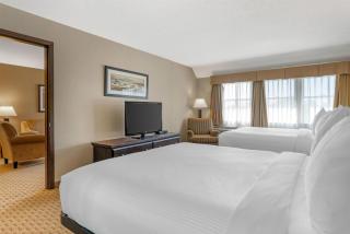 Best Western Plus Emerald Isle Hotel - 6