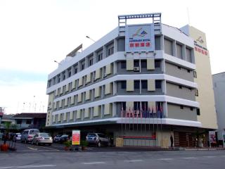 The Landmark Hotel - 0