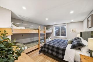 Guesthouse at Long Lake - Pool, Theatre, Hot Tubs - 2