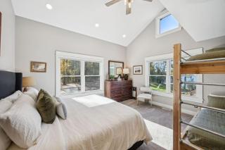 Guesthouse at Long Lake - Pool, Theatre, Hot Tubs - 1