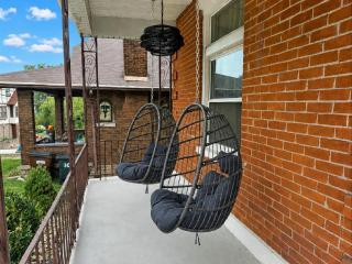 Near Cincy, Skyline Views, Historic 4BR - 8