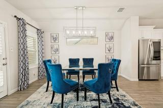 Modern Luxury Home Near Dallas - Open Concept - 6