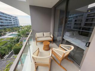 Zoe 314b Oceanfront, pool and jacuzzi - 7