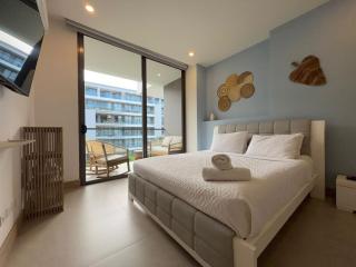 Zoe 314b Oceanfront, pool and jacuzzi - 5