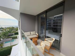 Zoe 314b Oceanfront, pool and jacuzzi - 4