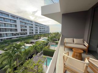 Zoe 314b Oceanfront, pool and jacuzzi - 3
