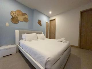 Zoe 314b Oceanfront, pool and jacuzzi - 2