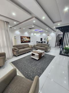 Prestige Suites - 1