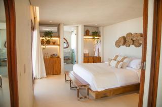 Lahaina Hotel - 1