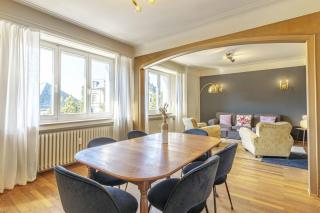 Stylish 2BR Apt with Balcony & Views near Center - 0