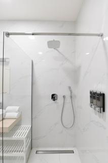 Luxury Modern Central Apartment with View - Prag - 8
