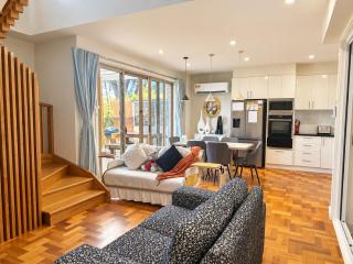 Stylish 4BR Easy CBD Access Walk to Train & Shops - 8