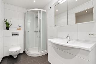 Modern 3-Bedroom Apartment in Tromsø - near Cable Car and Cathedral - 4