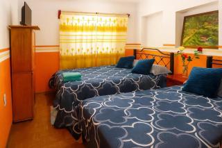 Center Rooms AY - 4