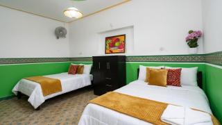 Center Rooms AY - 2