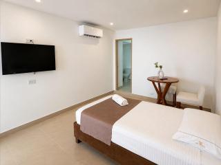 Mishka Hotel Boutique - 1