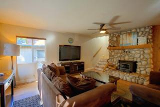 7 Mi to Heavenly Ski Resort: Cozy Tahoe Cabin - 6