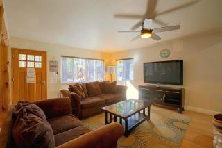 7 Mi to Heavenly Ski Resort: Cozy Tahoe Cabin - 5