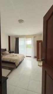 Cozy 2 Bedroom 2 CR with Balcony near Wright Park - 8