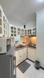 Cozy 2 Bedroom 2 CR with Balcony near Wright Park - 7