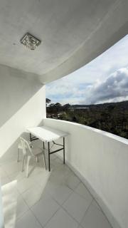Cozy 2 Bedroom 2 CR with Balcony near Wright Park - 1